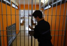 Pression sur les Prisons : L’Application des Peines Courtes en Question Pression sur les Prisons : L'Application des Peines Courtes en Question