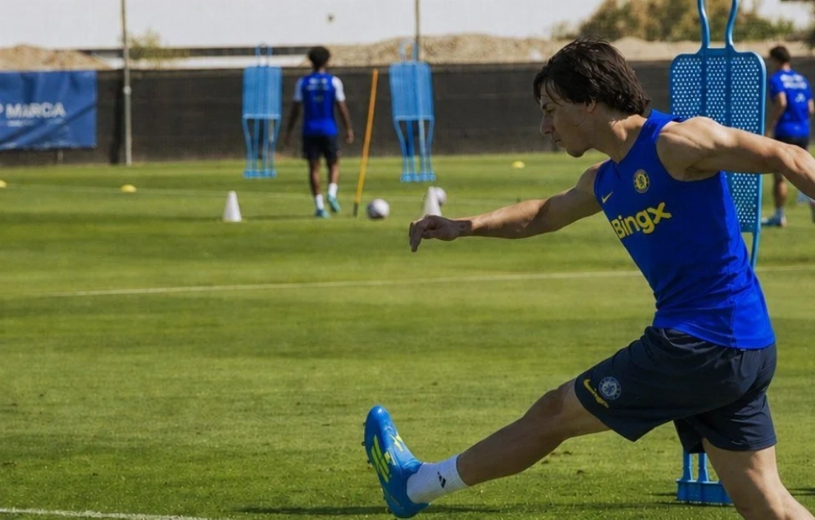 Chelsea ouvre les portes de son équipe première au Marocain Brahim Rabbaj Chelsea ouvre les portes de son équipe première au Marocain Brahim Rabbaj
