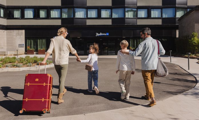 Radisson Hotel Group mise sur l’IA pour renforcer la réservation directe Radisson Hotel Group mise sur l’IA pour renforcer la réservation directe
