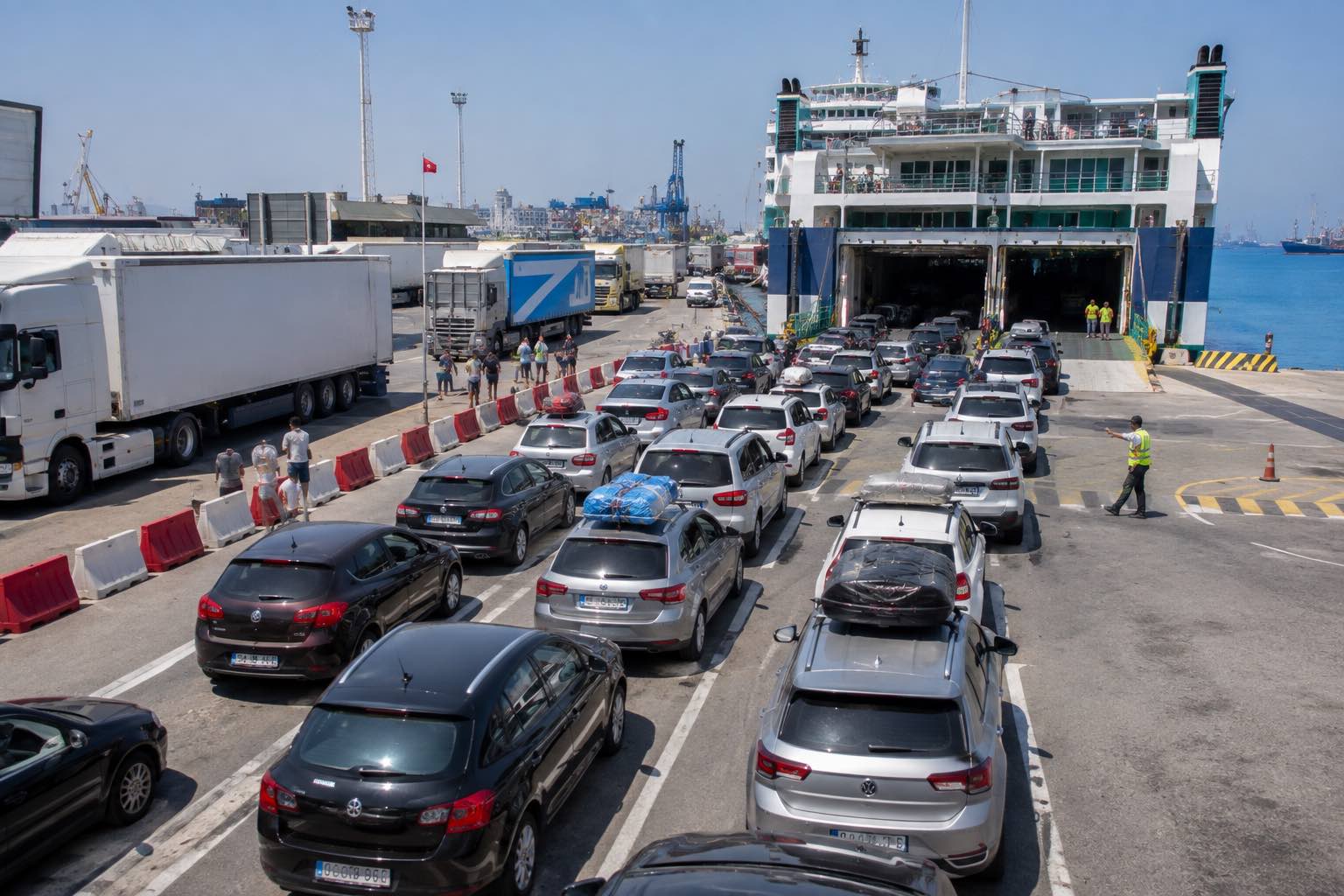 Opération Marhaba - Algésiras donne la priorité aux véhicules des MRE Opération Marhaba : Algésiras donne la priorité aux véhicules des MRE